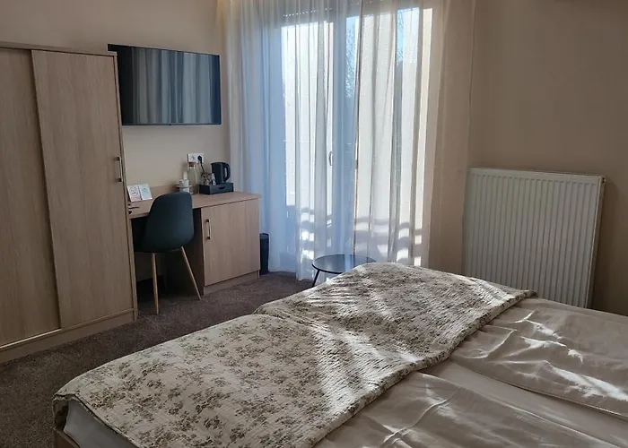 Goscinne Cmn Berta Rogus 3*